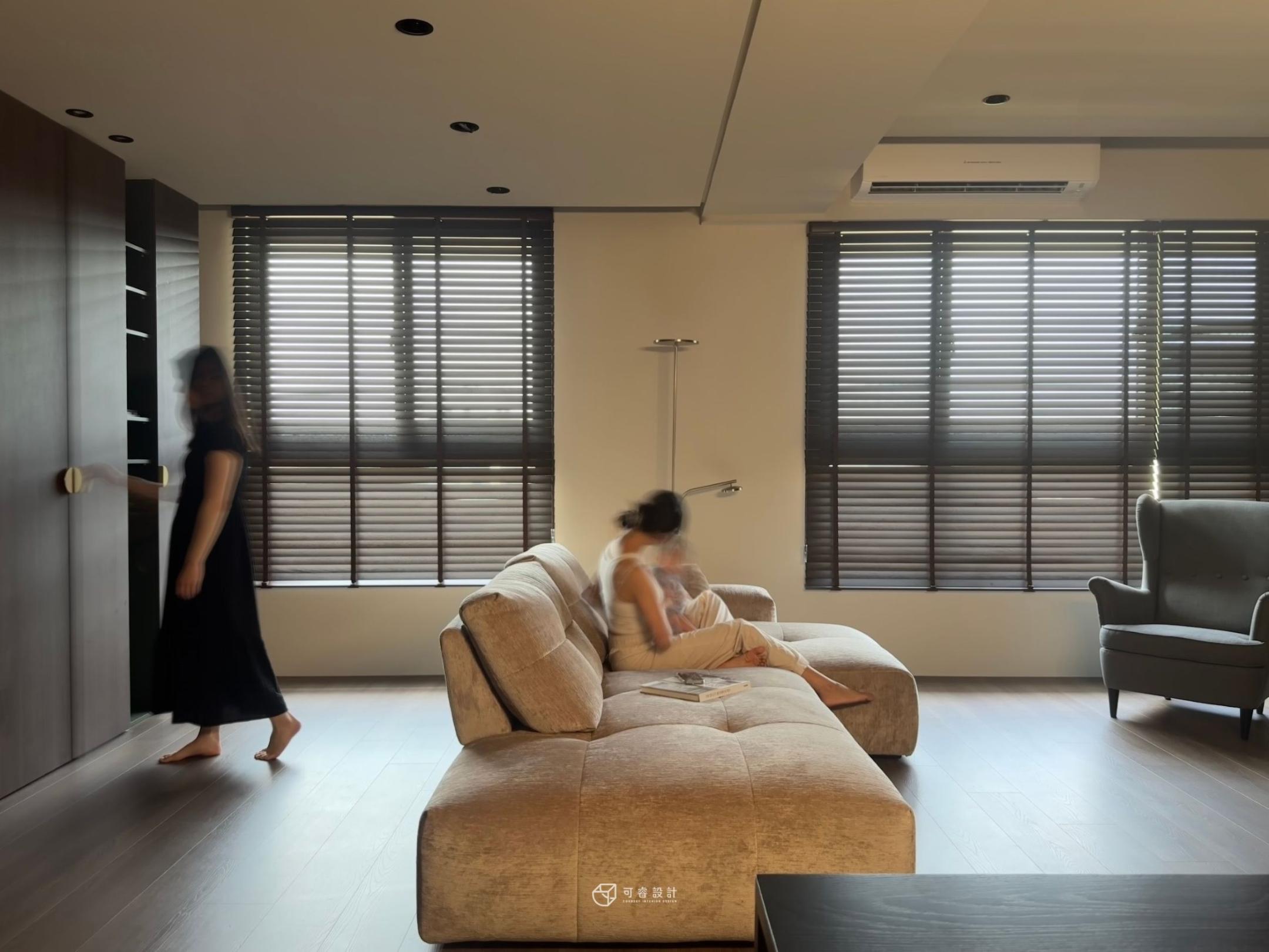深木質感 × 墨綠配色，重現復古居家美學